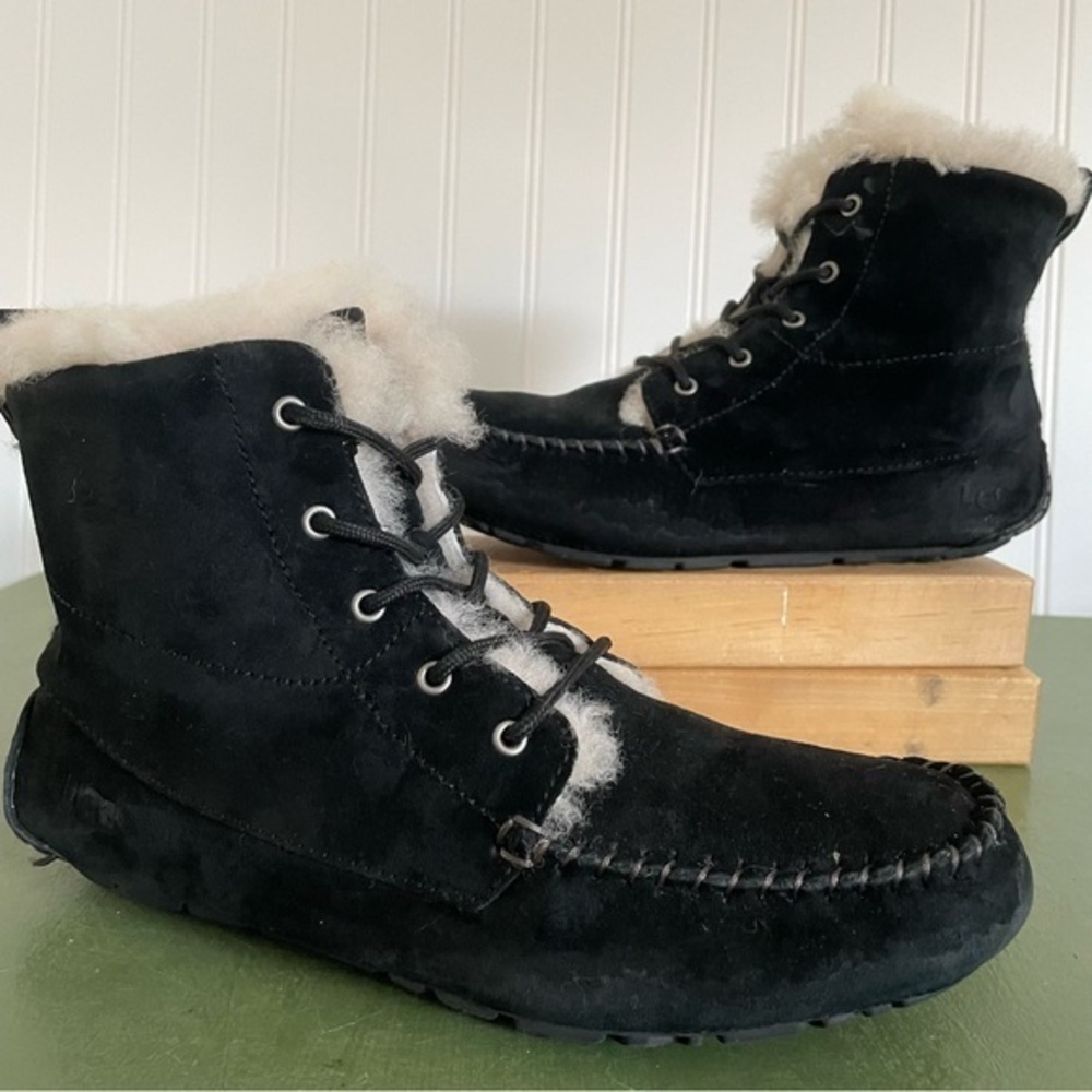 UGG #1007716 CHICKAREE Sheepskin Suede Lace Front Booties
